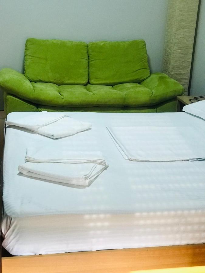 Proper House Iva Apartman Tirana Kültér fotó